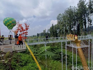 4 Korban Jembatan Kaca The Geong Limpakuwus, 1 Patah Tulang Pinggul