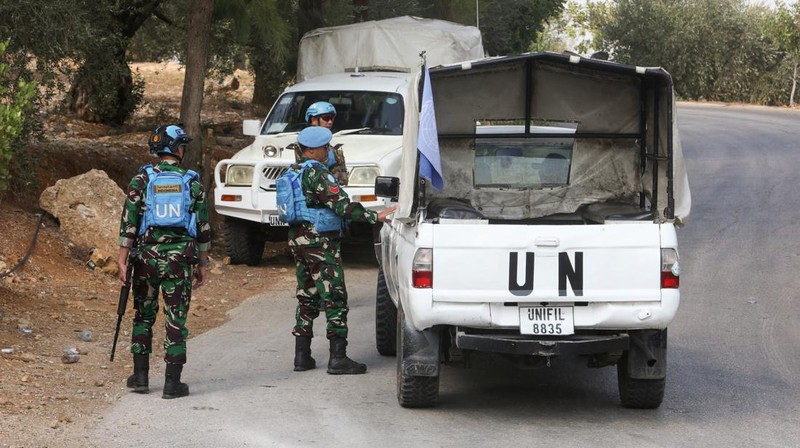 Anggota TNI yang tergabung dalam pasukan penjaga perdamaian PBB di Lebanon. Sebanyak 1200 anggota Kontingen Indonesia bertugas di UNIFIL. Wilayah tugas mereka berada di Lebanon Selatan, sepanjang perbatasan darat dan laut Lebanon-Israel. (REUTERS/AZIZ TAHER)