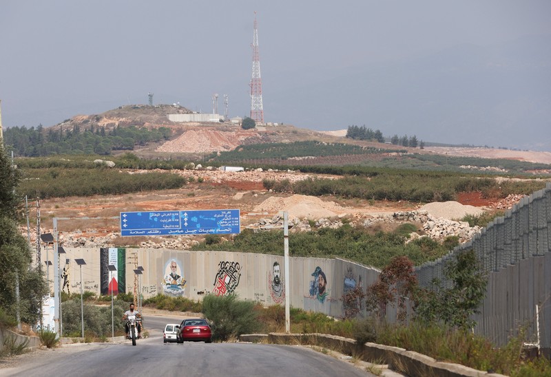 Anggota TNI yang tergabung dalam pasukan penjaga perdamaian PBB di Lebanon. Sebanyak 1200 anggota Kontingen Indonesia bertugas di UNIFIL. Wilayah tugas mereka berada di Lebanon Selatan, sepanjang perbatasan darat dan laut Lebanon-Israel. (REUTERS/AZIZ TAHER)