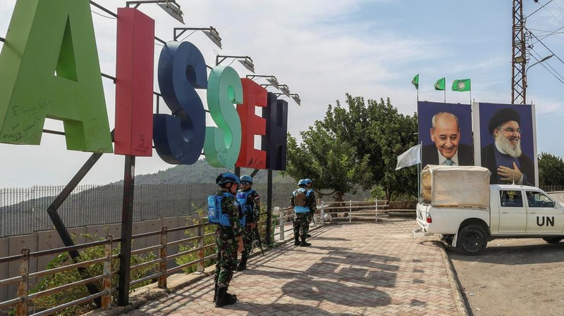 Anggota TNI yang tergabung dalam pasukan penjaga perdamaian PBB di Lebanon. Sebanyak 1200 anggota Kontingen Indonesia bertugas di UNIFIL. Wilayah tugas mereka berada di Lebanon Selatan, sepanjang perbatasan darat dan laut Lebanon-Israel. (REUTERS/AZIZ TAHER)