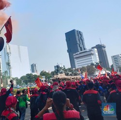 UMP 2024 Jakarta: Pengusaha Rp 5,04 Juta, Buruh Rp 5,6 Juta!