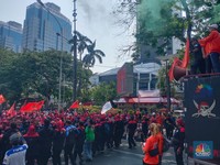 Buruh Demo Minta UMP 2024 Naik 15%: Harga Beras-Daging Naik!