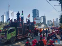 Demo Buruh: Kenaikan Upah Buruh 15% Harga Mati