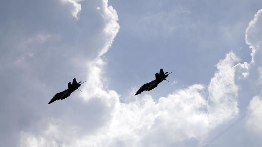 Ilustrasi pesawat tempur (AP/Mark Humphrey)
