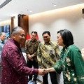 Beda Pandangan Gubernur BI & Sri Mulyani Soal Rupiah di RAPBN 2025