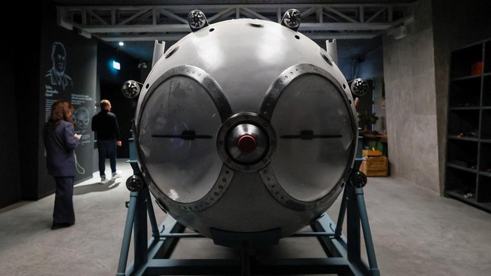 A model of the first Soviet atomic bomb, RDS-1, is on display at the nuclear energy museum Atom, located in a pavilion of the Exhibition of Achievements of National Economy (VDNKh) in Moscow, Russia, October 26, 2023. The exhibition centre will be officially opened to showcase the historic and modern achievements of the country's nuclear industry and display expositions dedicated to the Soviet atomic project, the nuclear arms race between the USSR and the United States and other subjects. REUTERS/Yulia Morozova