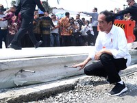 Kabar Baik! Jokowi Siapkan Rp 15 T untuk Bangun Jalan Rusak di 2024
