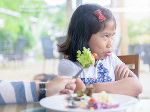Restoran Ini Kenakan Biaya Tambahan Bagi Pengunjung yang Anaknya Rewel