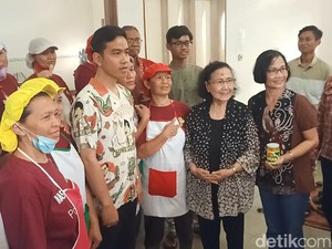 Gibran Bertemu Produsen Carica Wonosobo, Bahas Kredit Startup-Digitalisasi