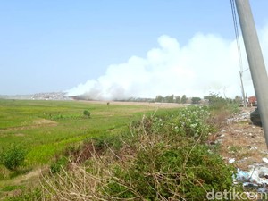 TPA Japulang Karawang Kebakaran