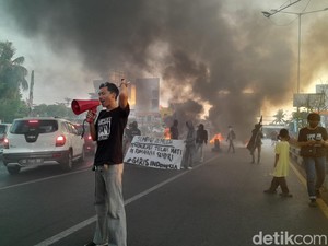 Ada Demo Mahasiswa, Lalin Jalan AP Pettarani Makassar Padat Merayap
