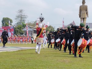 Kemeriahan Upacara Sumpah Pemuda di Blitar, Ada Drumband hingga Jaranan