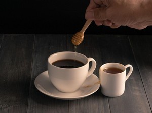 Ganti Gula di Kopi dengan 5 Pemanis yang Lebih Sehat Ini