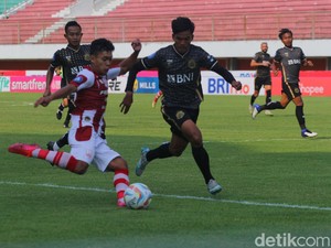Persis Solo Ungguli Bhayangkara FC 2-1 di Babak Pertama