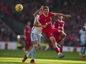 Jota dan Nunez Bawa Liverpool Ungguli Nottingham Forest 2-0 di Babak I