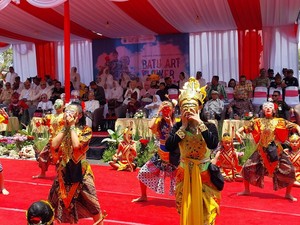 Kemeriahan Batu Art Flower Carnival 2023 di HUT ke-22 Kota Batu