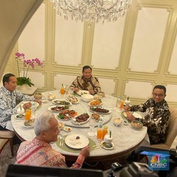 Penampakan Jokowi Makan Bareng Anies-Ganjar-Prabowo di Istana