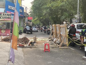 Ada Proyek Perbaikan Jalan, Jl M Yusuf Sukmajaya Depok Macet Parah