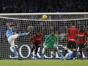 AC Milan Ditahan Imbang Napoli dan Inter Gulung AS Roma