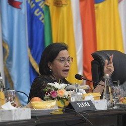 Sri Mulyani Ditanya: Kok Dolar AS Tinggi Banget?