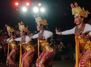 Mau Nonton Pementasan Tari di Puri Ubud? Yuk Catat Jadwalnya!
