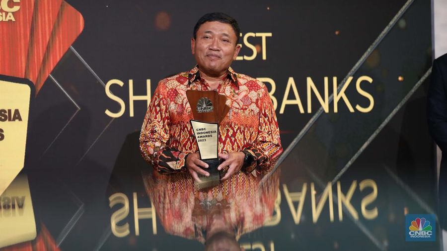 Wakil Dirut PT Bank Syariah Indonesia TBK, Bob Tyasika Ananta dalam acara Road To CNBC Indonesia Award 2023. (CNBC Indonesia/Tri Susilo)