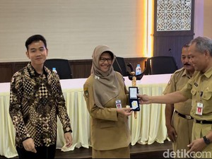 Kadinkes Solo Era Jokowi Pensiun, Gibran Minta Bantuan Kawal Program Pemkot