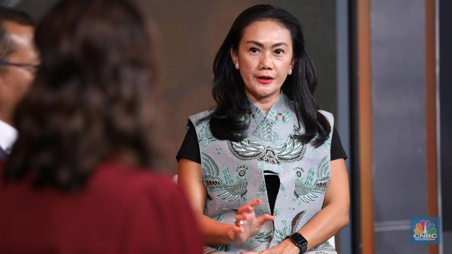 Chief Finansial Officer Of Sun Energy, Evy Susanty dalam acara Road To CNBC Indonesia Award 2023, Selasa (31/10/2023). (CNBC Indonesia/Tri Susilo)