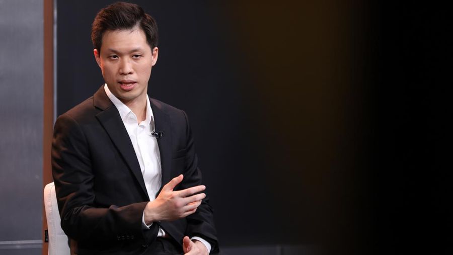 Direktur Keuangan PT RMK Energy TBK, Vincent Saputra dalam acara Road To CNBC Indonesia Award 2023, Selasa (31/10/2023). (CNBC Indonesia/Tri Susilo