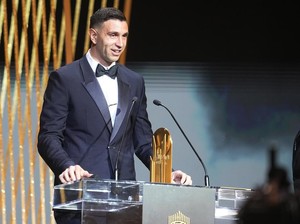 Sempet Ngeledek, Martinez Kini Jagokan Mbappe Raih Ballon dOr