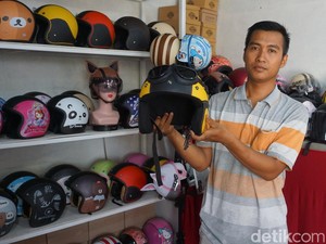 Gemasnya Helm Anak Buatan Perajin Mojokerto Raup Cuan Rp 2 Juta Per Hari