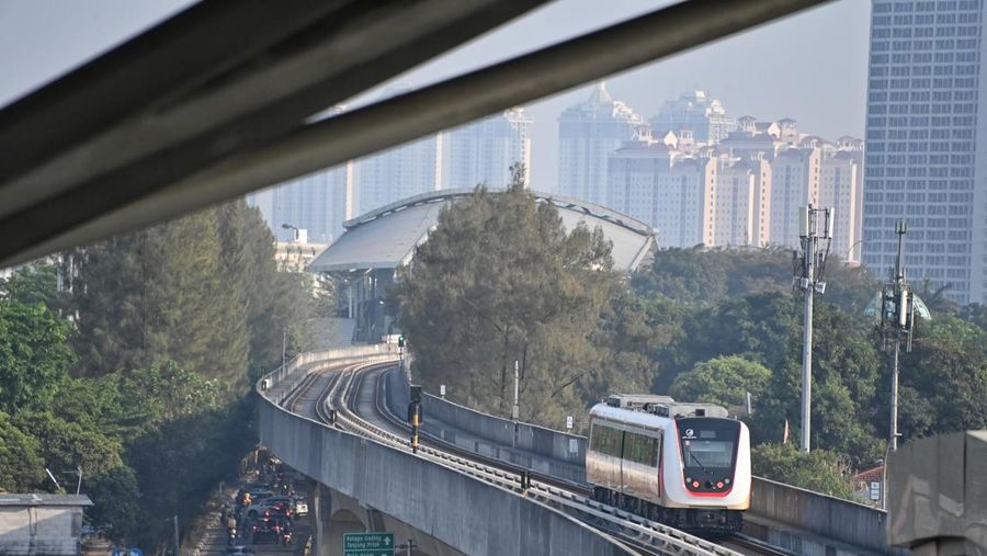 Ground Breaking LRT Jakarta Fase I B, Stasiun Velodrome - Stasiun Manggarai oleh Menhub Budi Karya Sumadi dan PJ Gubernur Heru Budi Hartono. (Dok Kemenhub)