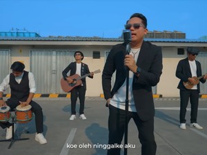 6 Lagu Hits Guyon Waton Lengkap dengan Liriknya