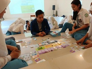 Ajak Siswa Melek Literasi Keuangan, Dosen ITS Buat Permainan Tata Harta