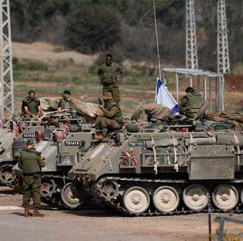Tak Cuma Gaza, Militer Israel Bawa Tank ke Perbatasan Lebanon