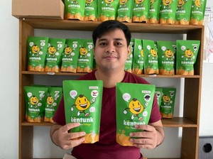 Eks Karyawan BUMN Banting Setir Jual Keripik, Omzetnya Puluhan Juta!