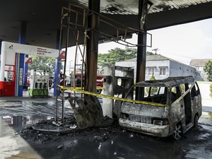 Angkot Terbakar di SPBU Sukabumi, Sopir Terluka