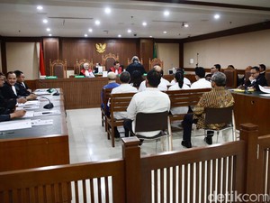 10 Terdakwa Kasus Mark Up Tukin ESDM Rp 27 M Dituntut 2 hingga 6 Tahun Bui