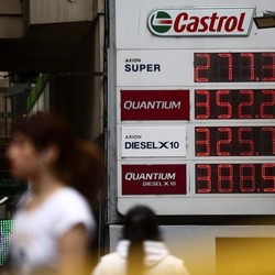 Di RI Harga BBM Turun, Tetangga Jual Sampai Rp30 Ribuan/Liter