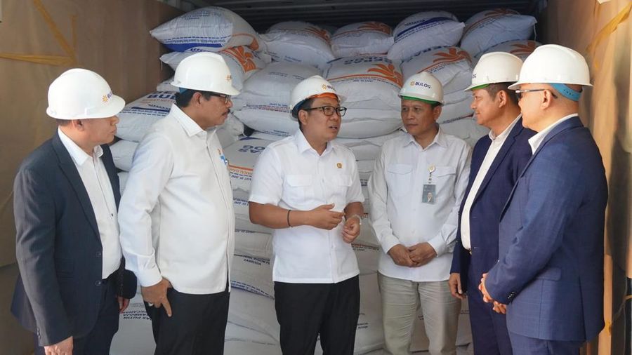 3.500 ton beras Kamboja masuk lewat Pelabuhan Tanjung Emas, 2 November 2023