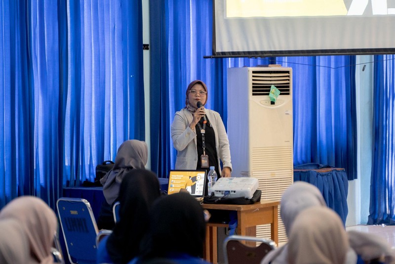 Dalam rangka perlunya memberikan literasi keuangan kepada masyarakat, Allo Bank dan InvestasiKu mendatangi kampus Universitas Muhammadiyah Sukabumi. Acara ini diadakan di Aula Kampus Universitas Muhammadiyah, Sukabumi pada hari Rabu, 01 November 2023 yang dihadiri oleh lebih dari 100 orang mahasiswa. Dalam rangka perlunya memberikan literasi keuangan kepada masyarakat, Allo Bank dan InvestasiKu mendatangi kampus Universitas Muhammadiyah Sukabumi. Acara ini diadakan di Aula Kampus Universitas Muhammadiyah, Sukabumi pada hari Rabu, 01 November 2023 yang dihadiri oleh lebih dari 100 orang mahasiswa. (Dok. InvestasiKu)