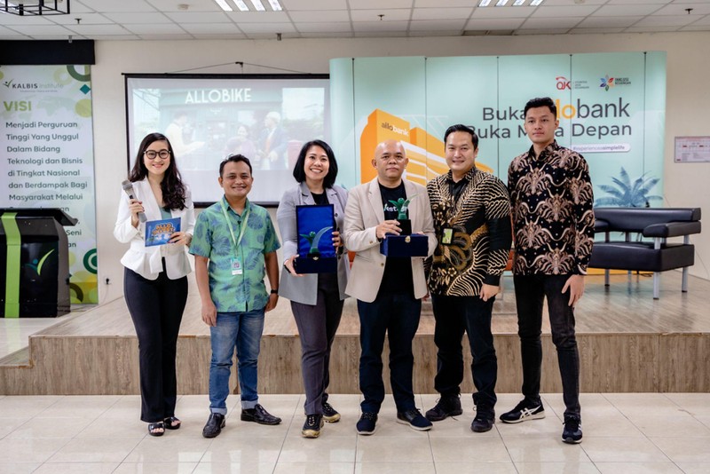 Dalam rangka perlunya memberikan literasi keuangan kepada masyarakat, Allo Bank dan InvestasiKu mendatangi kampus Universitas Muhammadiyah Sukabumi. Acara ini diadakan di Aula Kampus Universitas Muhammadiyah, Sukabumi pada hari Rabu, 01 November 2023 yang dihadiri oleh lebih dari 100 orang mahasiswa. Dalam rangka perlunya memberikan literasi keuangan kepada masyarakat, Allo Bank dan InvestasiKu mendatangi kampus Universitas Muhammadiyah Sukabumi. Acara ini diadakan di Aula Kampus Universitas Muhammadiyah, Sukabumi pada hari Rabu, 01 November 2023 yang dihadiri oleh lebih dari 100 orang mahasiswa. (Dok. InvestasiKu)