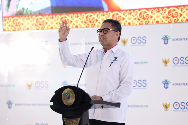 Deputi Bidang Pelayanan Penanaman Modal Kementerian Investasi/Badan Koordinasi Penanaman Modal, Achmad Idrus, memberikan sambutan pada acara Pemberian Nomor Induk Berusaha (NIB) Bagi Pelaku Usaha Mikro dan Kecil di Graha Dhomber, Balikpapan, Kalimantan Timur, Kamis (2/11/2023). (Dok. Sampoerna)