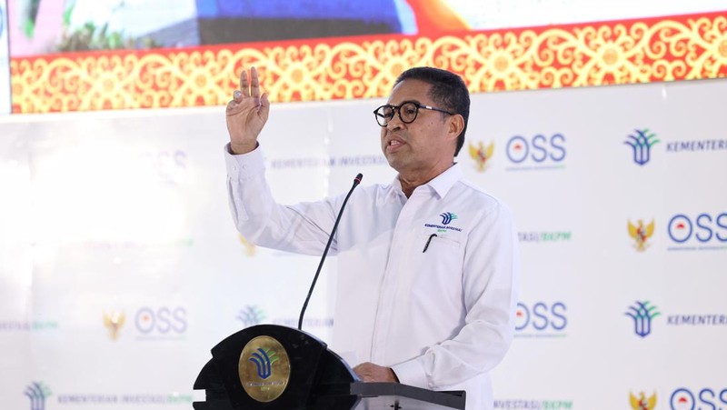 Deputi Bidang Pelayanan Penanaman Modal Kementerian Investasi/Badan Koordinasi Penanaman Modal, Achmad Idrus, memberikan sambutan pada acara Pemberian Nomor Induk Berusaha (NIB) Bagi Pelaku Usaha Mikro dan Kecil di Graha Dhomber, Balikpapan, Kalimantan Timur, Kamis (2/11/2023). (Dok. Sampoerna)
