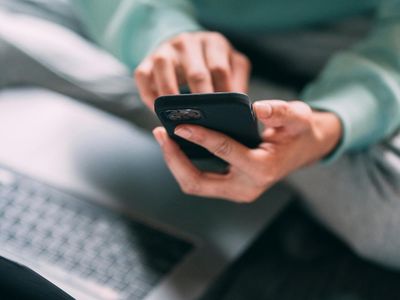 Perempuan Banyak Pinjol, tapi Kredit Macet Pria Lebih Tinggi