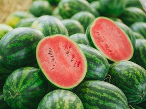 10 Alasan Mengapa Buah Semangka Wajib Masuk Menu Sehat Harianmu