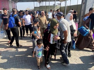 Rafah Dibuka, Ratusan Warga Asing-Korban Luka Tinggalkan Gaza