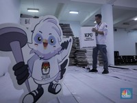 Pemilu Kian Dekat, Ribuan Kotak Suara Tiba di Gudang KPU