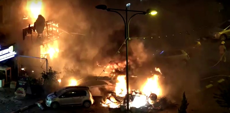 Israel kebakaran hebat kena serangan Lebanon (Reuters Video)