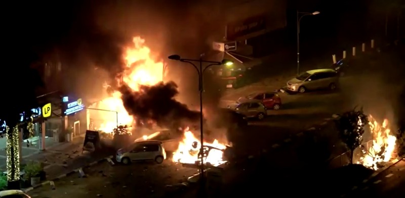 Israel kebakaran hebat kena serangan Lebanon (Reuters Video)